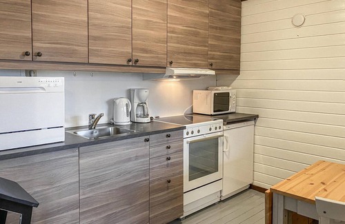 Offersøy House | Nice home in Offersøy with sauna