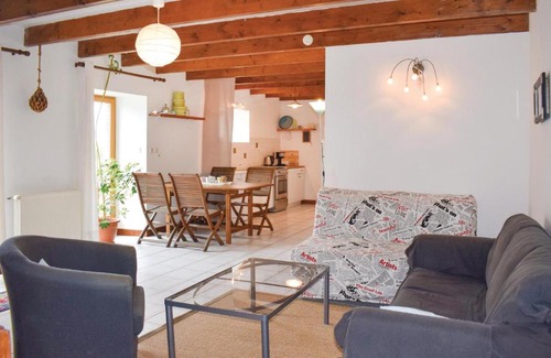 Pommerit-le-Vicomte House | Nice home in Pommerit le Vicomte with 2 Bedrooms