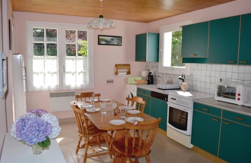 Pleuven House | Nice home in Pleuven with WiFi