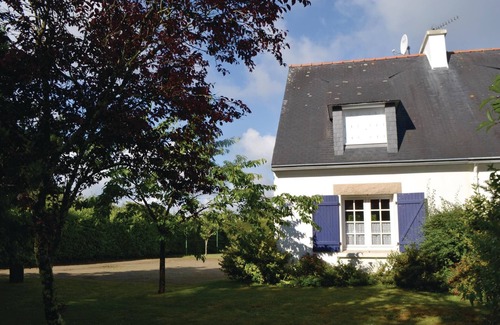 Pleuven House | Nice home in Pleuven with WiFi