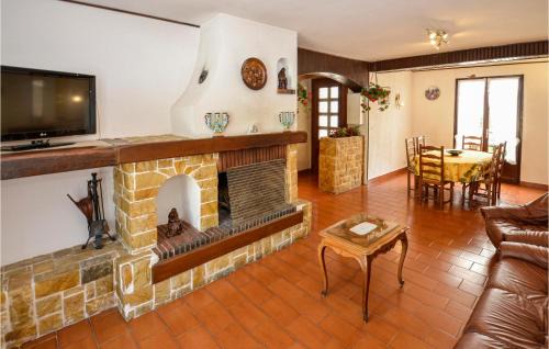 Saint-Cannat House | Nice Home In Saint Cannat With Wifi