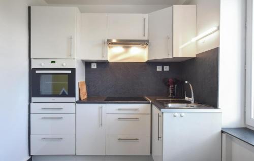 Saint-Marcouf House | Nice Home In Saint Marcouf With Wifi