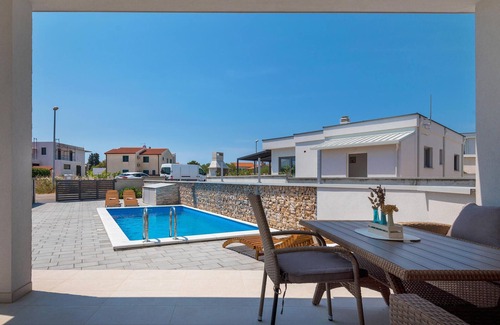 Sibenik House | Nice home in Sibenik with kitchen