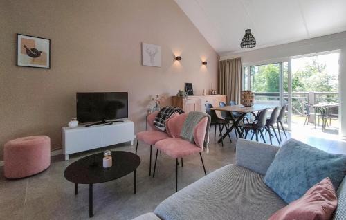 Somme-Leuze House | Nice Home In Somme-Leuze With Wifi