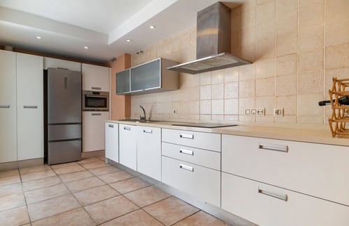 Atlanterra House | Nice home in Tarifa with WiFi