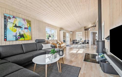 Skaven Strand House | Nice Home In Tarm With Sauna
