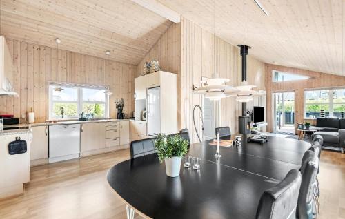 Skaven Strand House | Nice Home In Tarm With Sauna