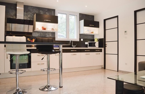 Ville-di-Paraso House | Nice home in Ville di Paraso with WiFi