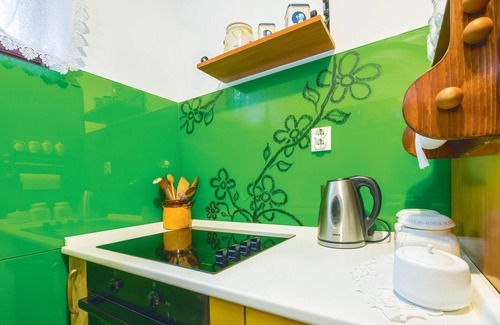 Zrnovnica House | Nice home in Zrnovnica