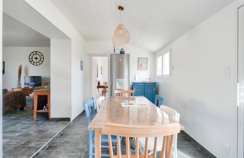 Les Conches House | Nice house for 9 at 5 min to the beach