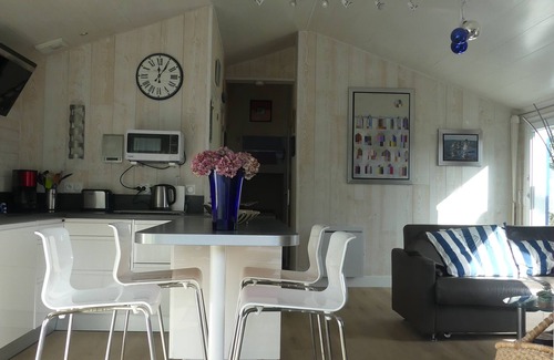 Plobannalec-Lesconil House | Nice house in quiet street close to beaches and shops