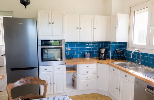 Plobannalec-Lesconil Ski Chalet | Nice house for 10 with garden
