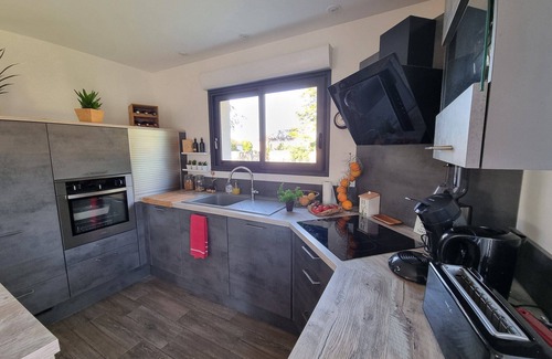 Amfreville House | Nice House With Terrace Garden In Amfreville