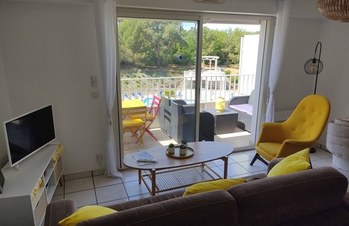 Les Sables d'Olonne Apartment | Nice large 2 bedroom apartment with all comfort, quiet, top floor.
