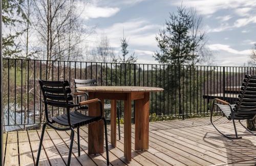 Neufchateau House | Nice lodge with a view on a natural resort