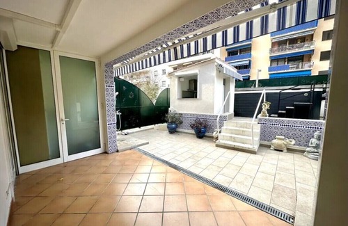 Saint-Roch Apartment | Nice Modern apartment with heated pool, terrace, garage and streetcar 2 min away