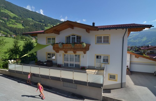 Hippach Apartment | Nice new apartment in Laimach with Wi-Fi