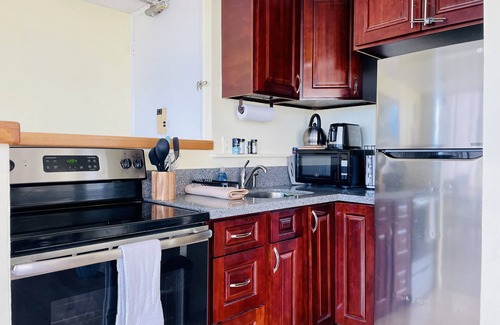 Waikiki Condo | Nice Ocean View 1bed room, full kitchen, near Waikiki Beach! Rooftop pool&BBQ.