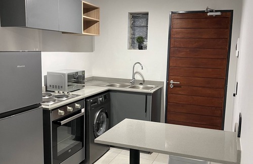 Greater Johannesburg Metropolitan Area Apartment | Nice & quite place , next to jabulani mall