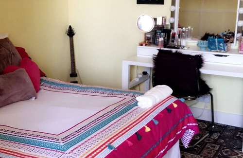 Alexandra House | Nice rooms in bungalow