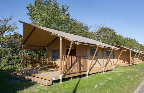 Municipality of Geldrop-Mierlo Ski Chalet | Nice safari tent with bathroom, Eindhoven at 12 km