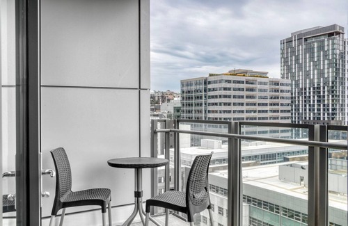 South Lake Union Apartment | Nice South Lake Union 2BR w/Gym & Roof, nr downtown, by Blueground