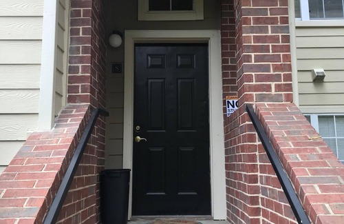 Greensboro Condo | Nice spacious spot in a nice quite area over looking a lake
