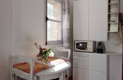 Signes Apartment | Nice studio 1 pool, terrace overlooking vineyards, quiet and comfortable