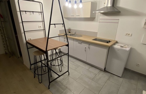 Centre Ville Apartment | Nice studio close to the Halles de Pau and the fair!