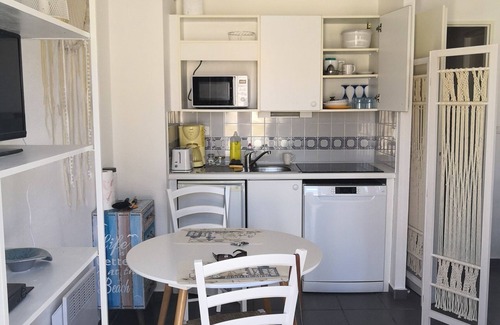 La Flotte Apartment | nice studio with heated pool and parking