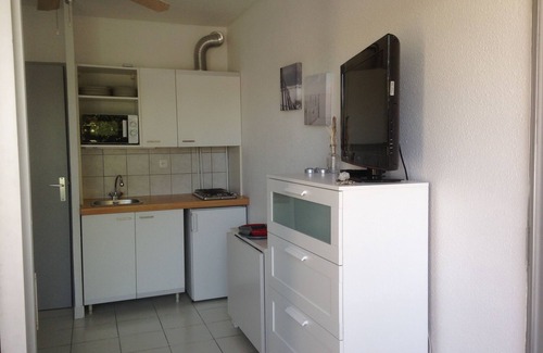Carnon-Plage Apartment | Nice studio with terrace, 10 min walk from the beach