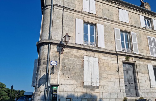 Angouleme Apartment | Nice T2 downtown, courtyard, air conditioning