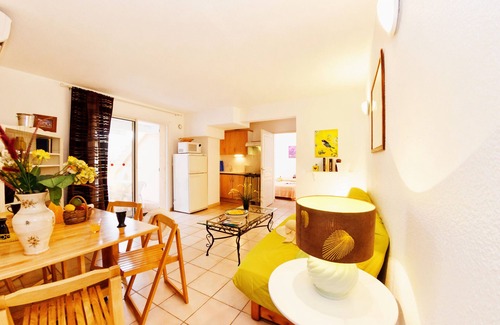 Les Bormettes Apartment | Nice T3 (2 bedrooms) 6 pers. 250m from the sea with HEATED POOL & TENNIS (2)