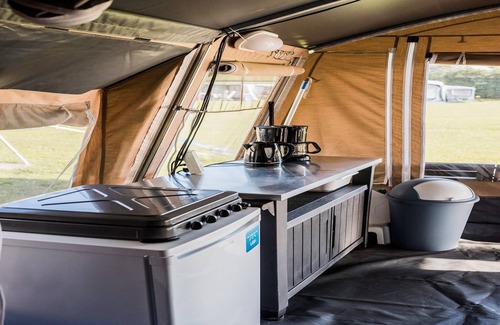 Herpelmont House | Nice tent lodge on a campsite on a lake