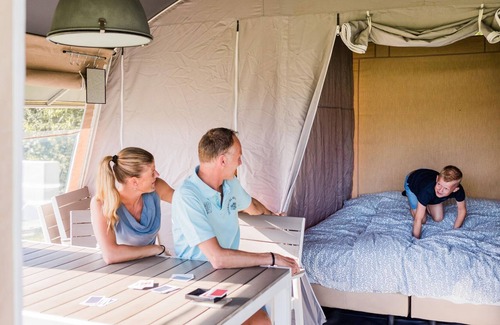 Amen House | Nice tent lodge on the edge of the National Park