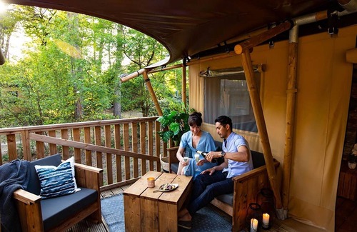 Mol House | Nice tent lodge with bathroom, near a lake