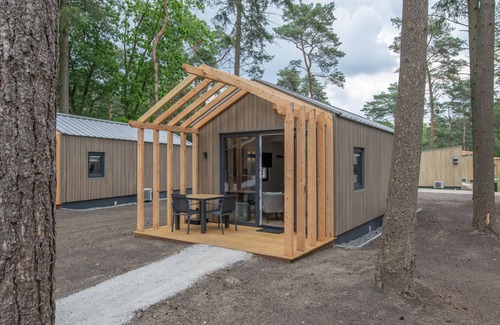 Municipality of Geldrop-Mierlo Ski Chalet | Nice tiny house with air conditioning, on a holiday park, 12 km. from Eindhoven