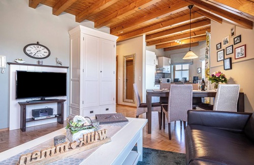 Neufrach Apartment | Nice Vacation Apartment 6 on "Trostelhof" with Balcony, Shared Garden & Wi-Fi