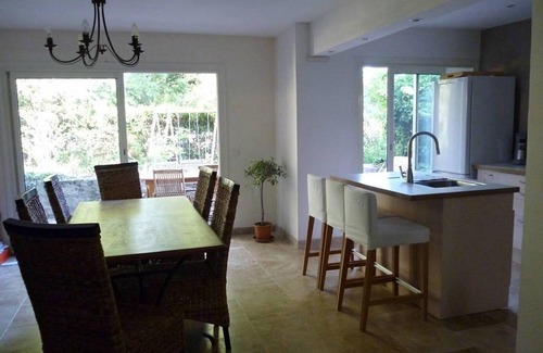 Morieres-les-Avignon Villa | Nice villa in Morières-lès-Avignon with pool