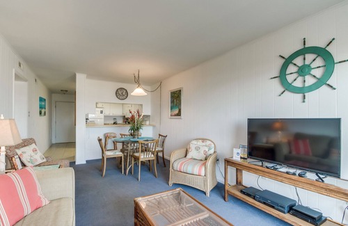 Windy Hill Condo | Nicely decorated unit in Low-rise building + Free Attraction Tickets!