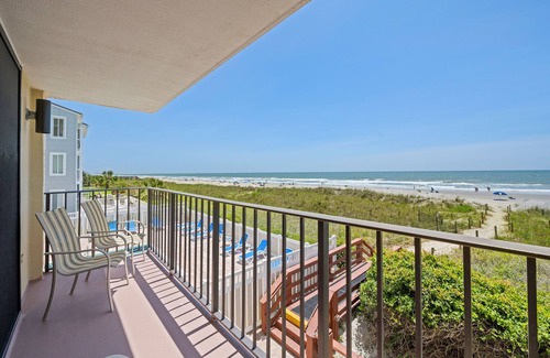 Windy Hill Condo | Nicely decorated Oceanfront Condo + Free Attraction Tickets!