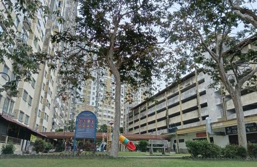 Bukit Jalil Apartment | Nicely furnished with pool at Serdang Raya