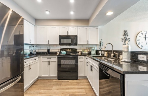 Crescent Beach Condo | Nicely Remodeled & Redecorated Oceanfront Condo + Free Attraction Tickets!