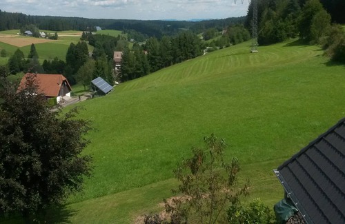 Sankt Georgen im Schwarzwald Apartment | Nichtraucher-Ferienwohnung mit ca. 45qm, 2 Schlafräume, 1 Wohnraum, für maximal 4 Personen