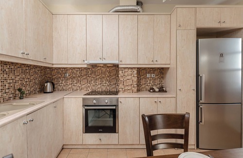 Melanes House | Nick&Debbie's two-storey apartment