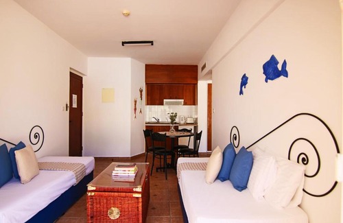 Polis Apartment | Nicki Resort: Cozy Flat Inland View