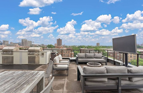 Downtown Minneapolis Apartment | NICO Apartments - 3rd Floor - 2 Br 2 Bath | Gym