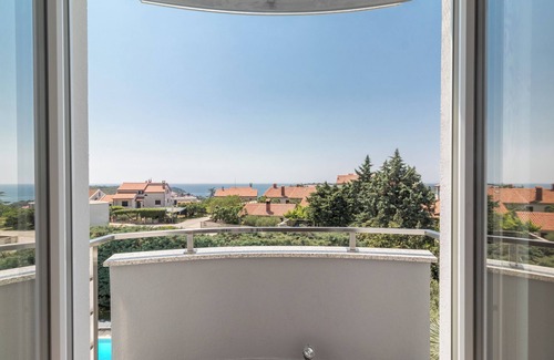 Pjescana Uvala Villa | Nicol luxury near the beach and town