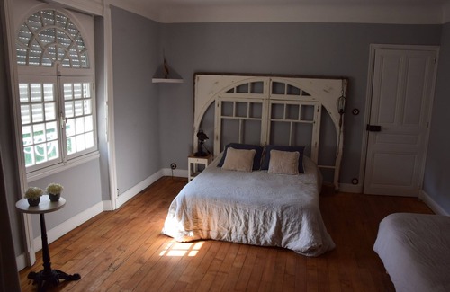 Jaunay-Clan Bed & Breakfast | Nicolas" room near Futuroscope