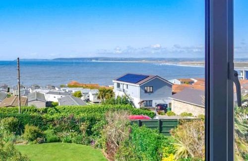 Westleigh House | Nicosia House with sea views.